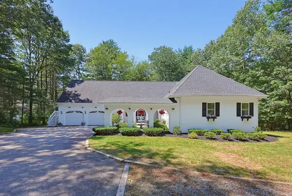 650 Crane Ave S, Taunton, MA 02780
