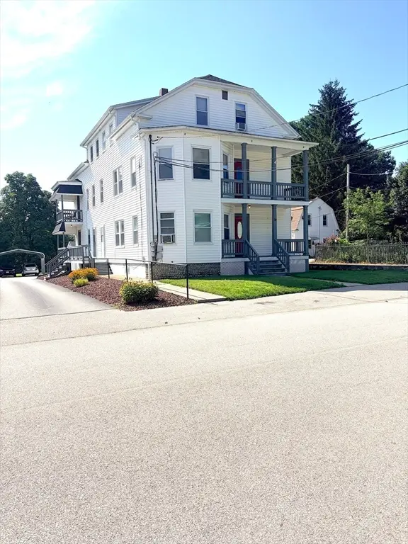 10 Eddy St, Webster, MA 01570