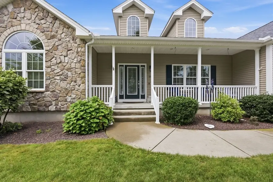 154 Mayflower Ave, Chicopee, MA 01013 - #2