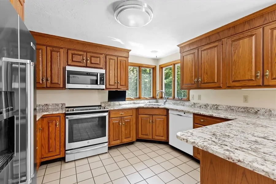 29 Sleepy Hollow Drive, Plymouth, MA 02360 - #2