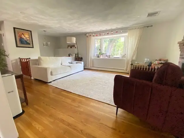 64 Haverhill St, Reading, MA 01867 - #3
