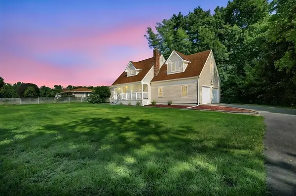 38 Green Meadow Ln, West Springfield, MA 01089