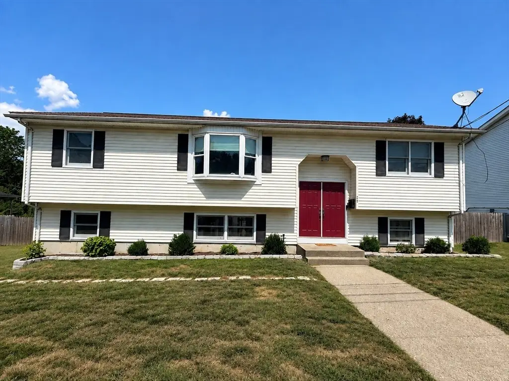 24 Montclair St, Chicopee, MA 01013 - #1