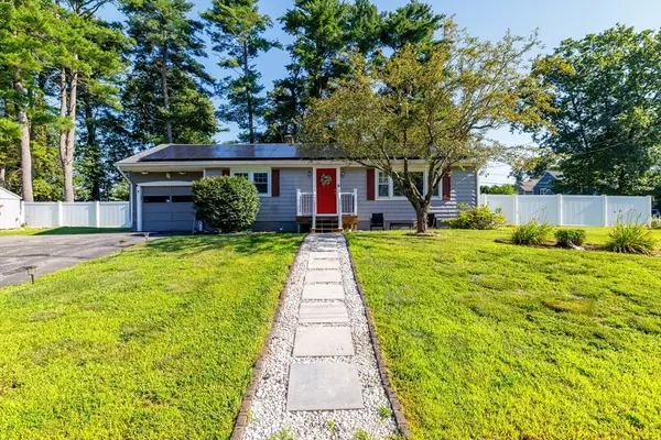 6 Elaine St, Webster, MA 01570