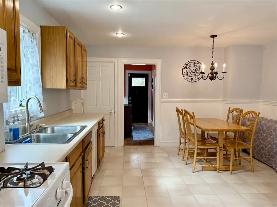 17 Chisholm St, Everett, MA 02149 - #3
