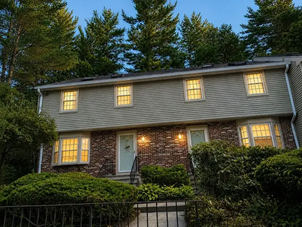 24 Hilltop Ln #24, Easton, MA 02375