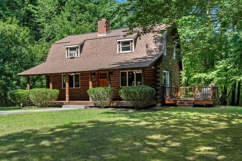 318 Circuit St, Hanover, MA 02339 - #1