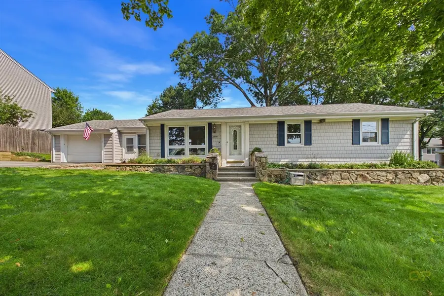 206 Lafayette St, Fall River, MA 02723 - #3