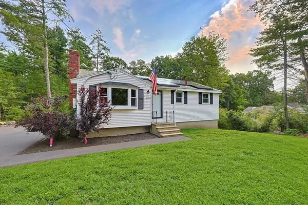 304 Primrose Hill Rd, Dracut, MA 01850