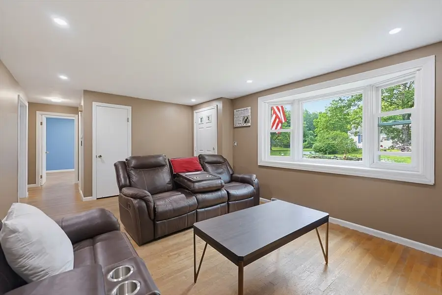 304 Primrose Hill Rd, Dracut, MA 01850 - #2