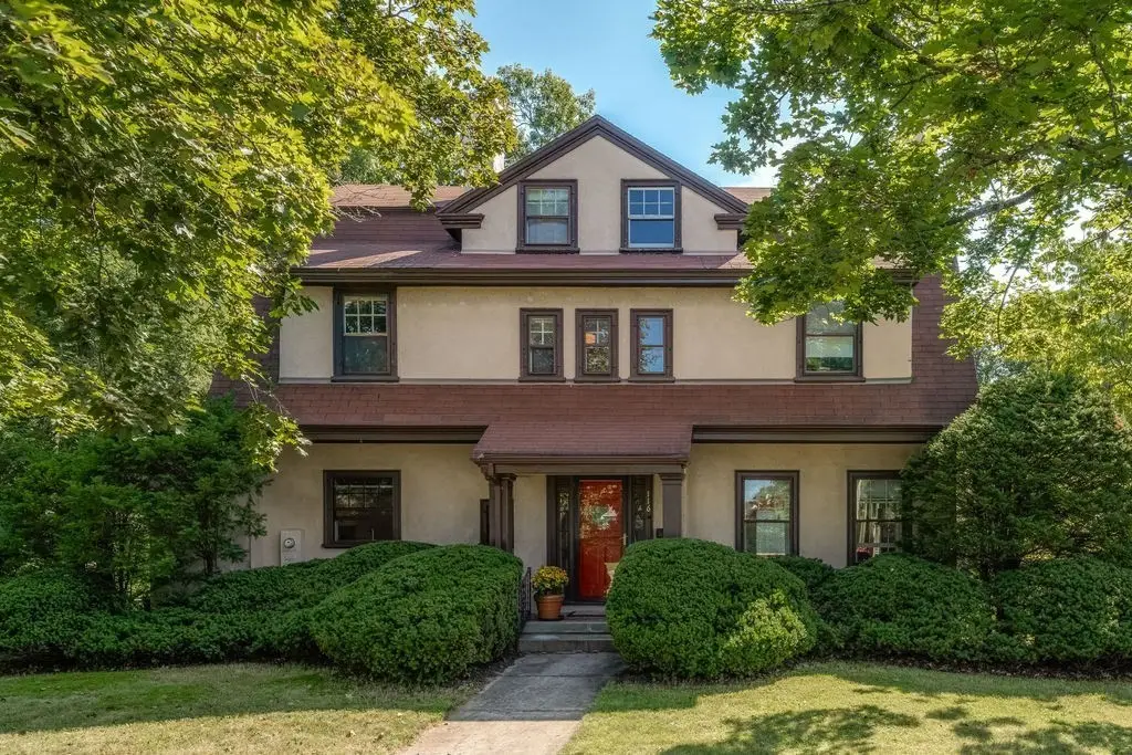 116 Pleasant St, Holyoke, MA 01040 - #1