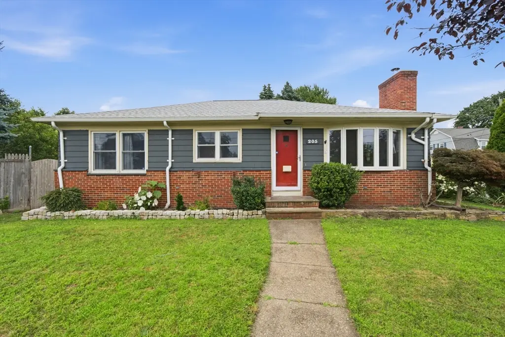 205 Central Ave, Seekonk, MA 02771 - #1