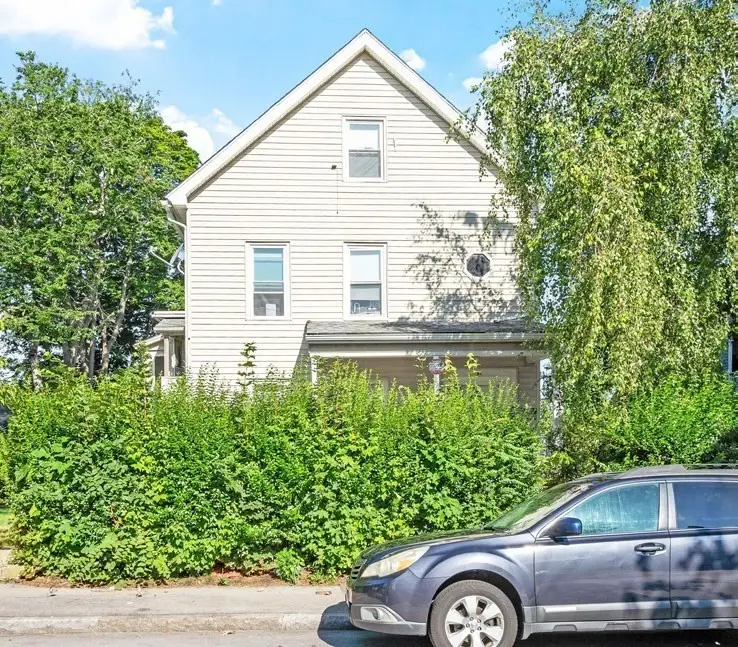 22 Florence St, Worcester, MA 01610 - #3