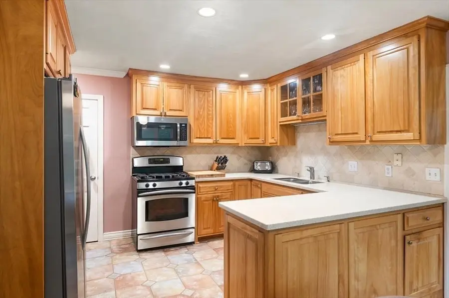 16 Carmen Circle, Medfield, MA 02052 - #3