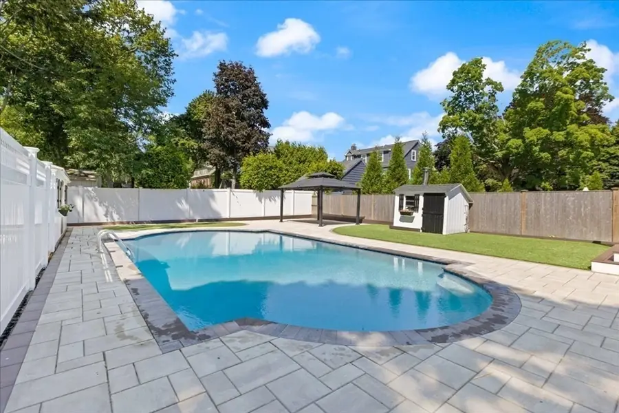 14 Stratford Rd, Melrose, MA 02176 - #2