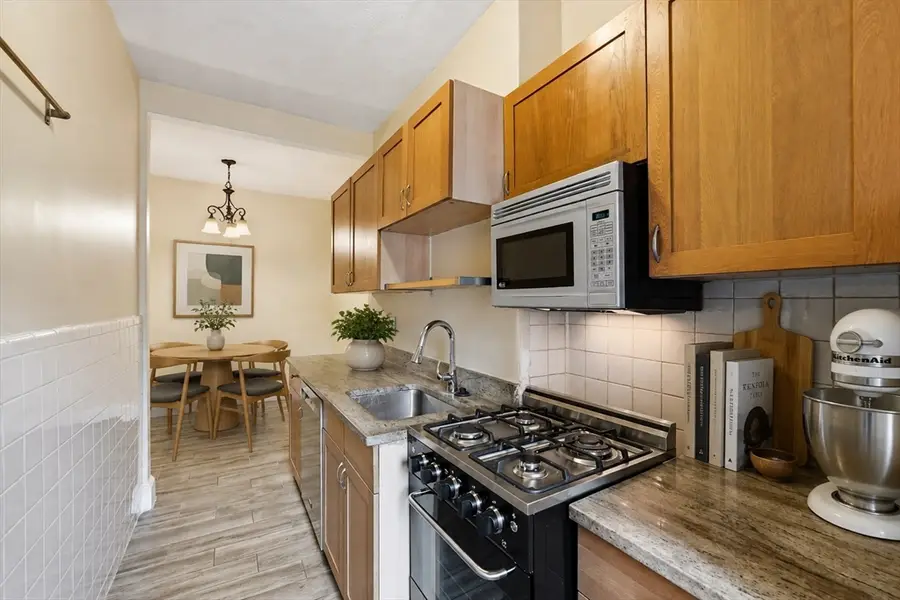 55 Thatcher St #1, Brookline, MA 02446 - #3