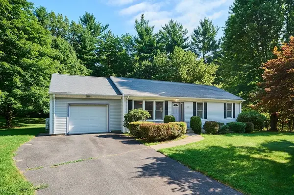 22 Gunn Rd Ext, Southampton, MA 01073