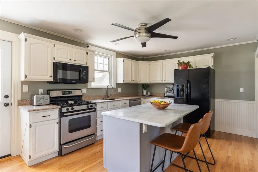 21 Trask St, Danvers, MA 01923 - #2