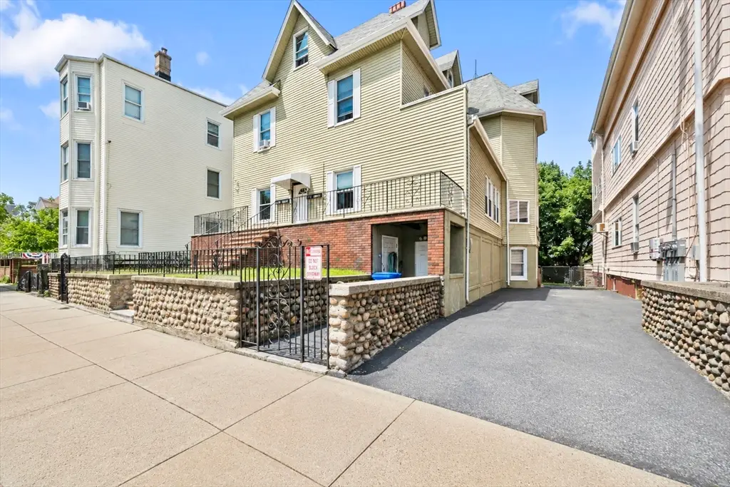 254-256 E Eagle St, Boston, MA 02128 - #1