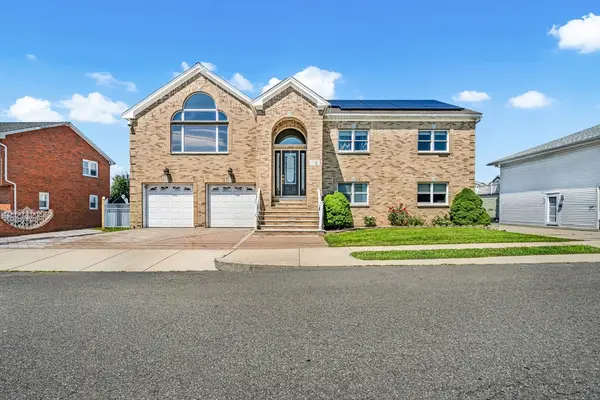 33 Tedford Ave, Revere, MA 02151