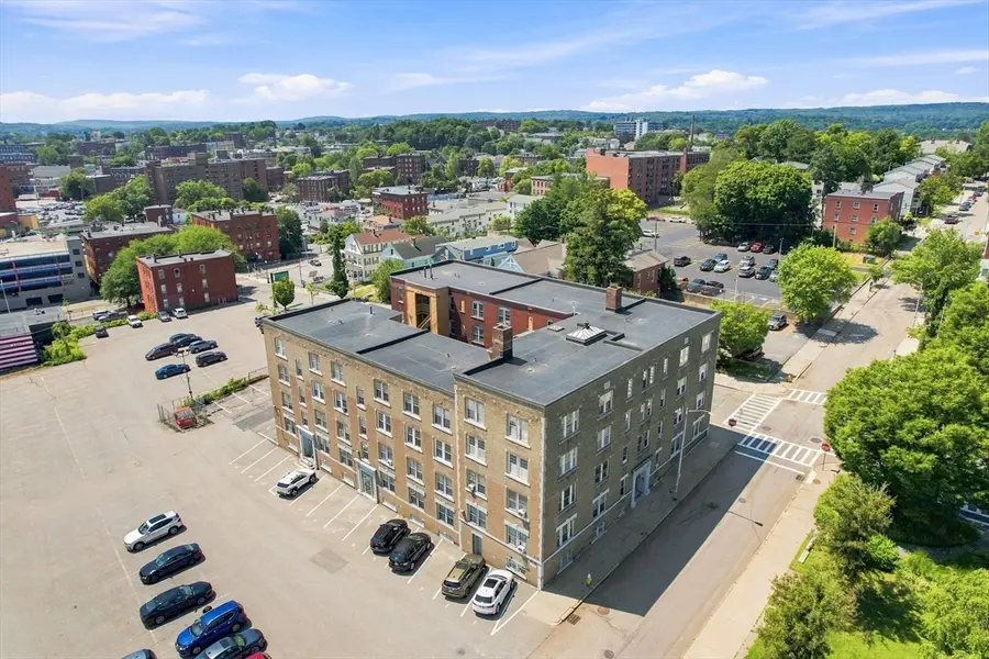 41 Chatham St #5, Worcester, MA 01609 - #3