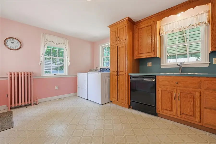 98 Pleasant St, Franklin, MA 02038 - #3