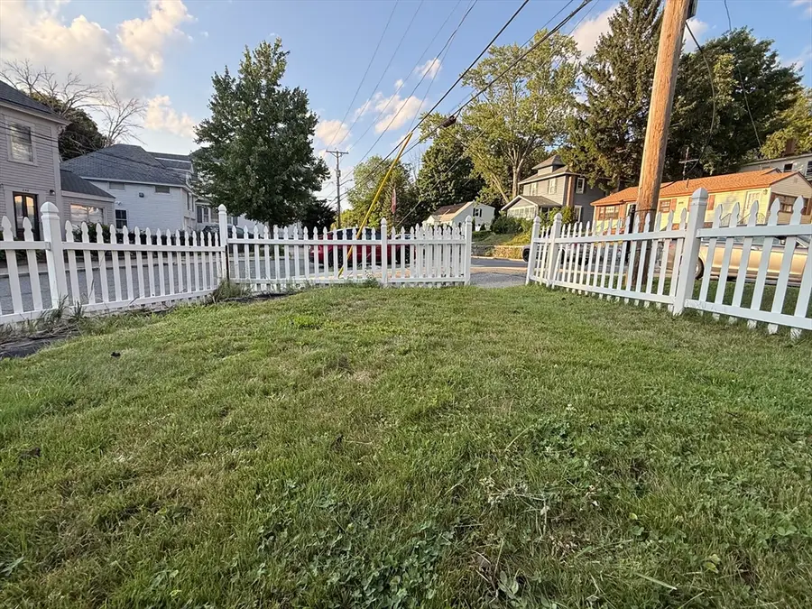 160 Hampshire St, Lowell, MA 01850 - #3