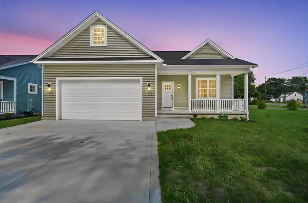 2 Skinnerwoods Way #2, South Hadley, MA 01033