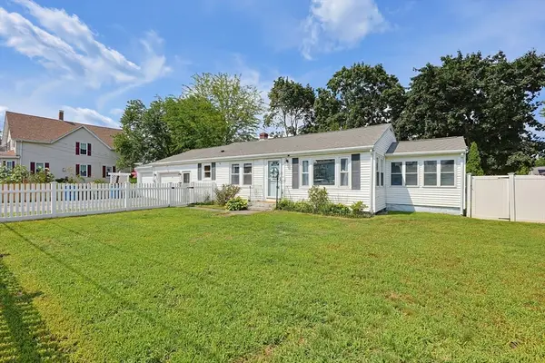 30 Lloyd St, Blackstone, MA 01504