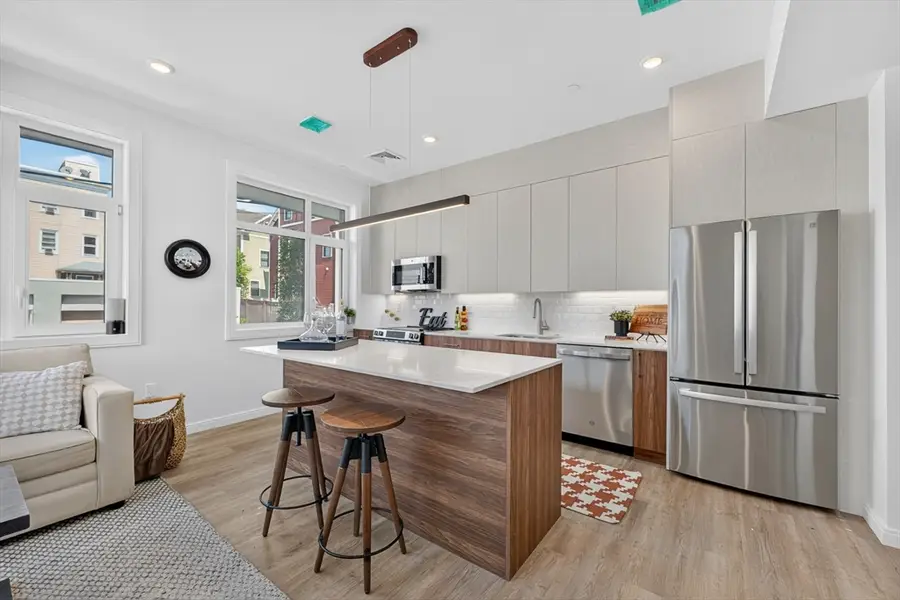 13 Warwick St #102, Somerville, MA 02144 - #2