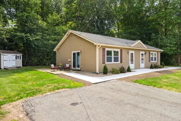30 Old Forge Rd #30, Bridgewater, MA 02324
