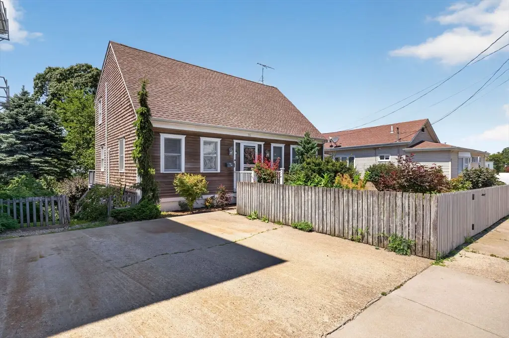 55 Irving St, Fall River, MA 02723 - #1