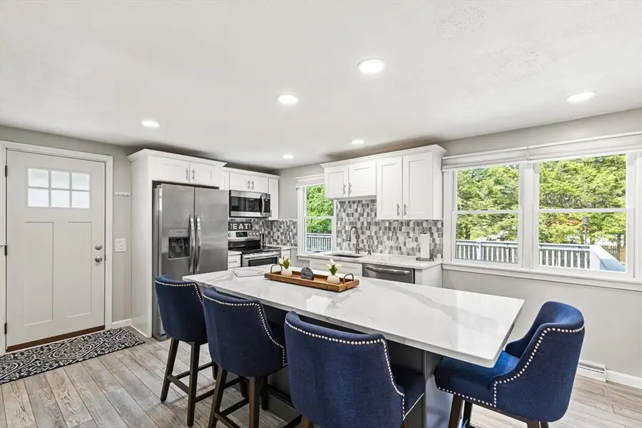 6 Oak Dr, Plainville, MA 02762 - #3