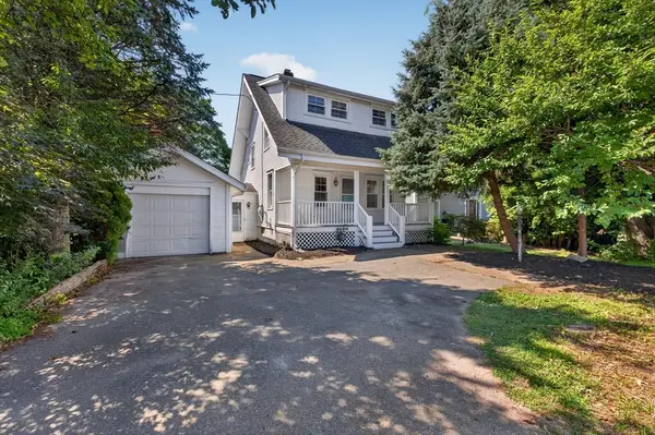 1496 Riverside Ave, Somerset, MA 02726
