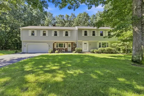 76 Mohawk Dr, Longmeadow, MA 01106
