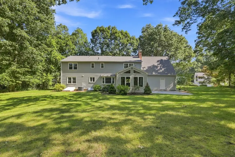 76 Mohawk Dr, Longmeadow, MA 01106 - #2