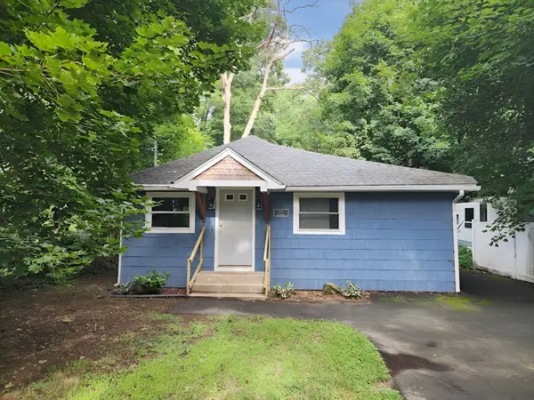 66 Lakeshore Dr, Holliston, MA 01746