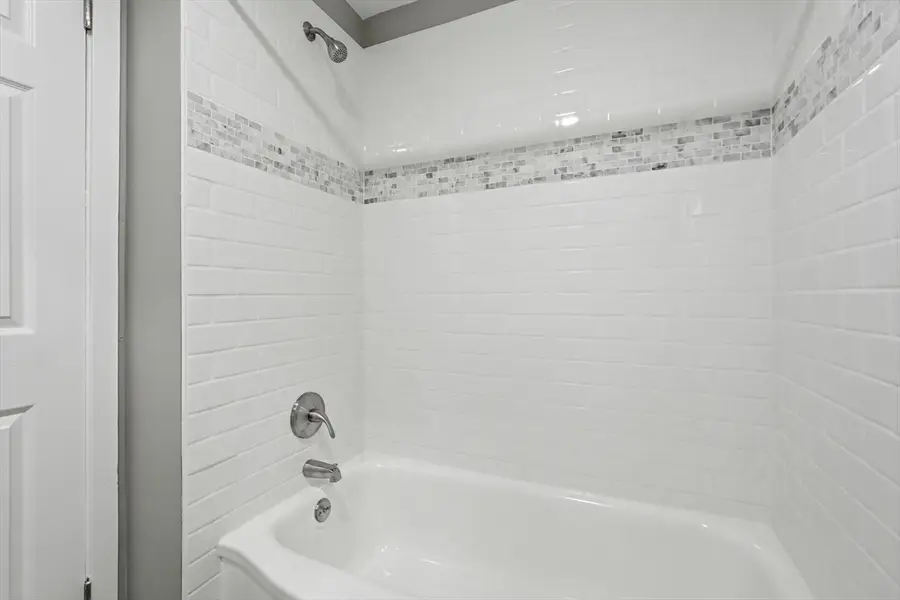15 Pear St, Springfield, MA 01109 - #3
