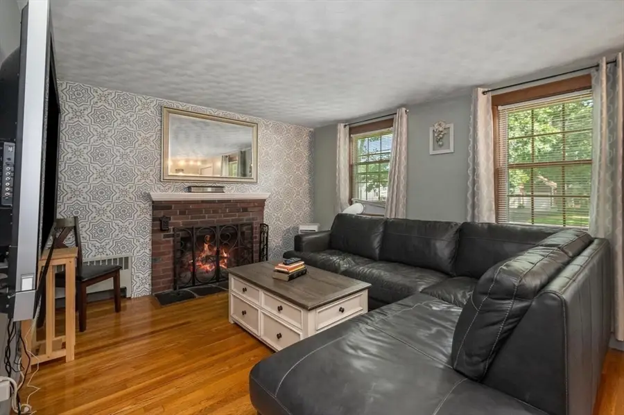 214 Mechanic St, Foxboro, MA 02035 - #3