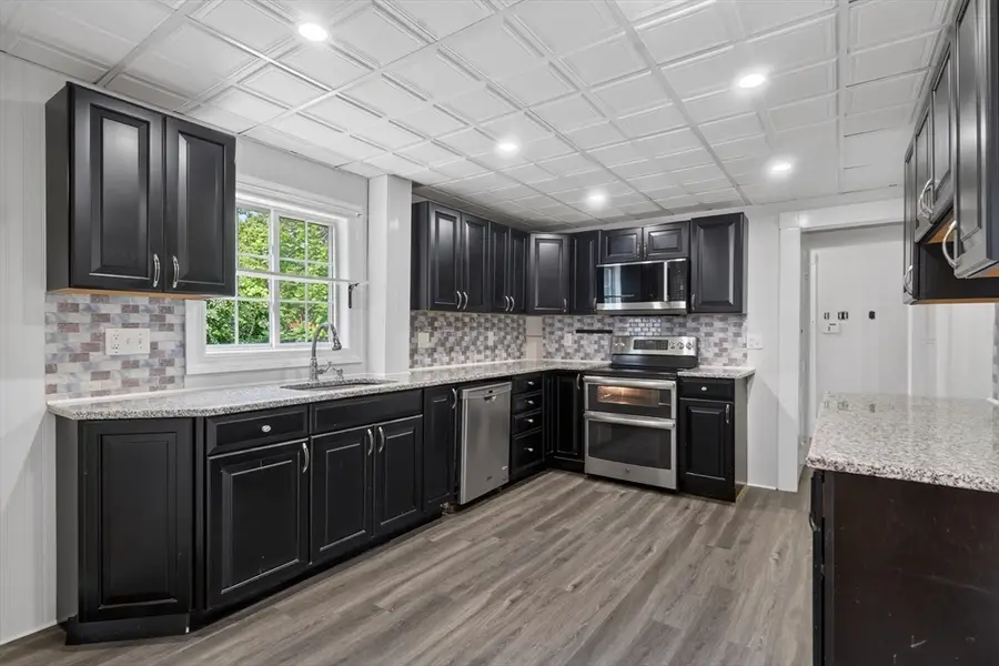 33 Pierpont St, Peabody, MA 01960 - #3