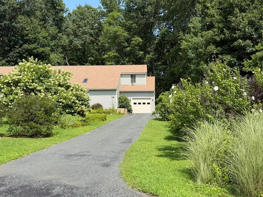 5 Meadow Oak Ln #B, Deerfield, MA 01373 - #3