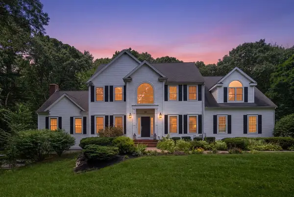 66 Glenview St, Upton, MA 01568