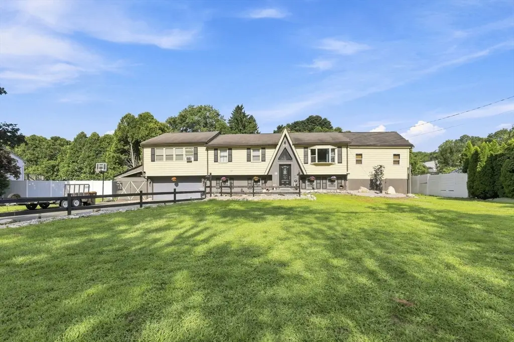 688 S West St, Feeding Hills, MA 01030 - #1