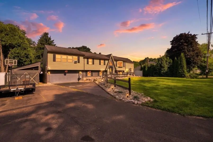 688 S West St, Feeding Hills, MA 01030 - #2