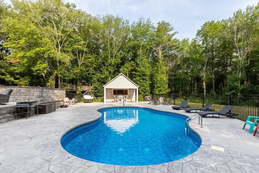 5 Debbie Ln, Freetown, MA 02702 - #2