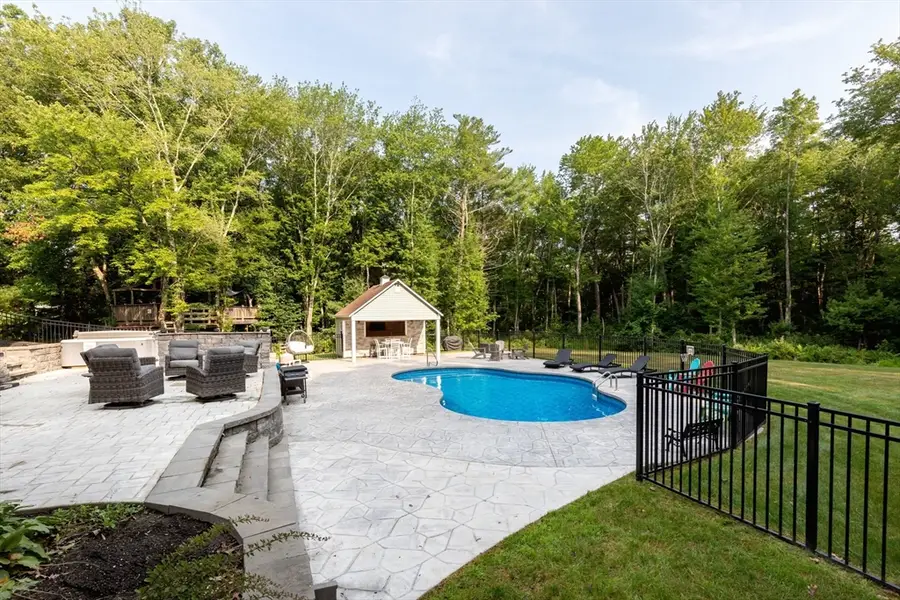5 Debbie Ln, Freetown, MA 02702 - #3
