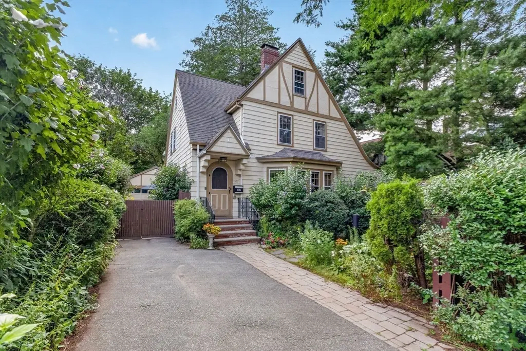 107 Park Ave, Arlington, MA 02476 - #1