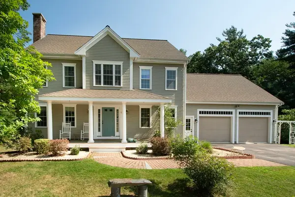 15 Hillside Lane, Bridgewater, MA 02324