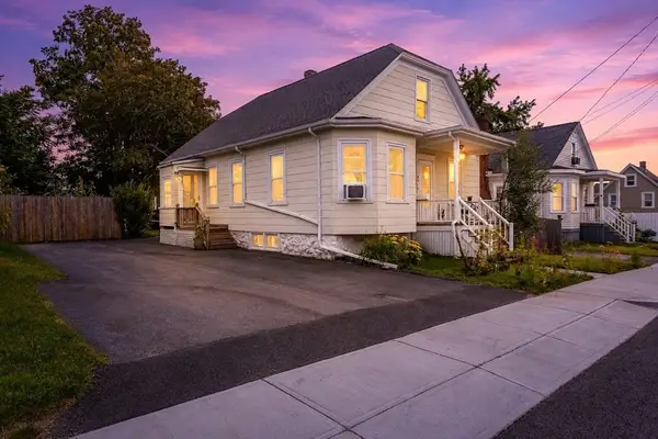44 Slocum St, Acushnet, MA 02743