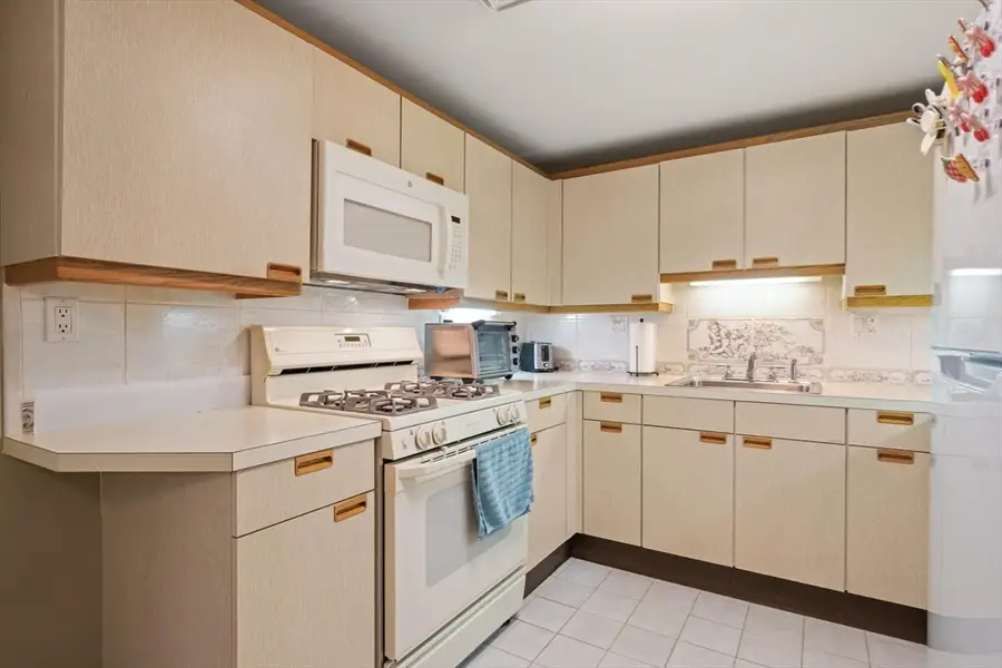282 Place Ln #282, Woburn, MA 01801 - #2